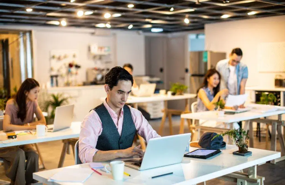 3 เหตุผล ทำไมคนถึงนิยมมานั่งทำงานที่ Co-Working Space.webp